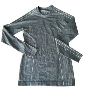Figs Salta Seamless Long Sleeve Breathable Shirt, Sz XS, Gray, EUC